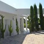 Cannes Villa: 15 Mins Walk To Beach & Centre