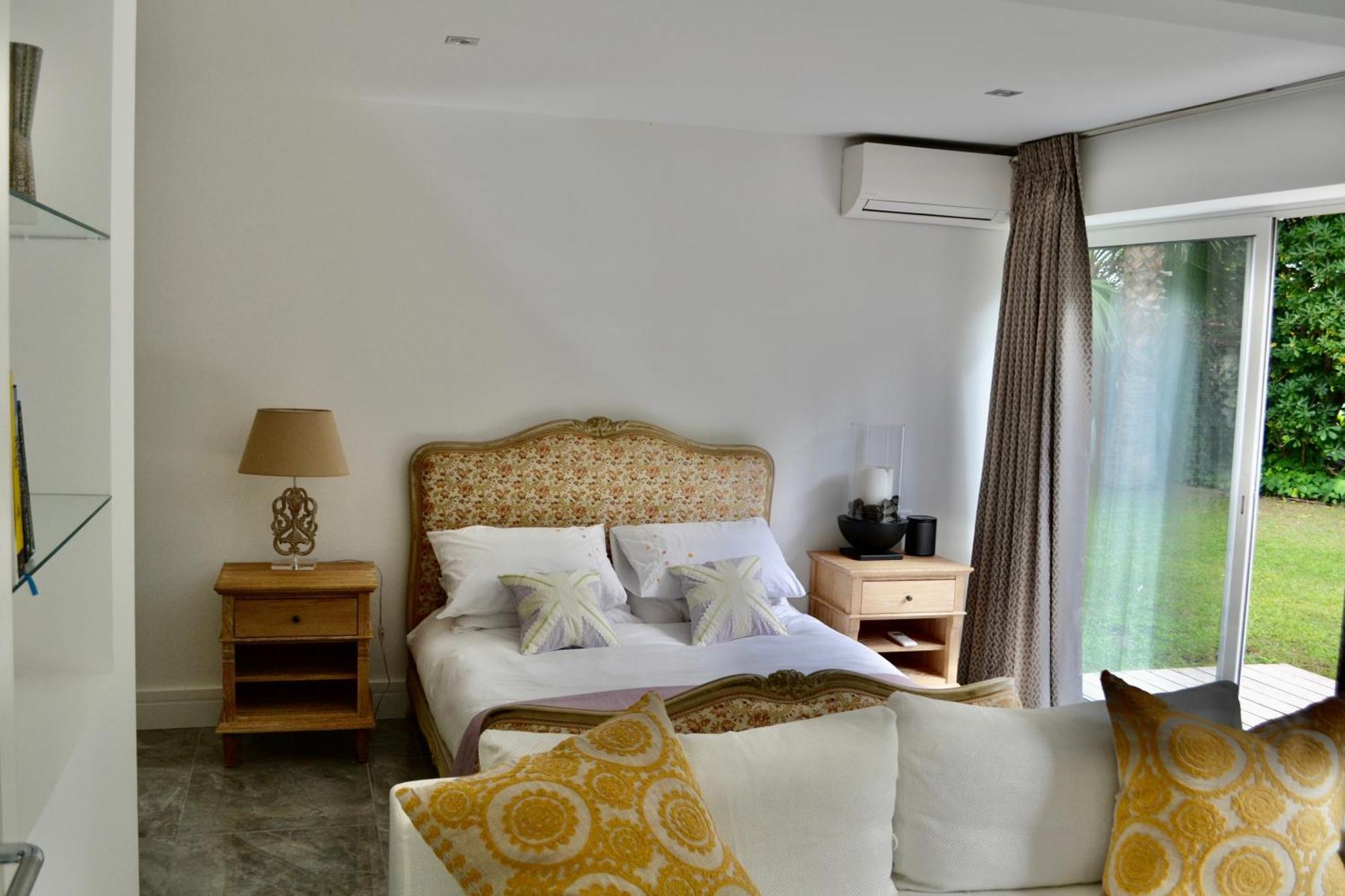 Pousada Villa: 15 Mins Walk To & Centre Cannes