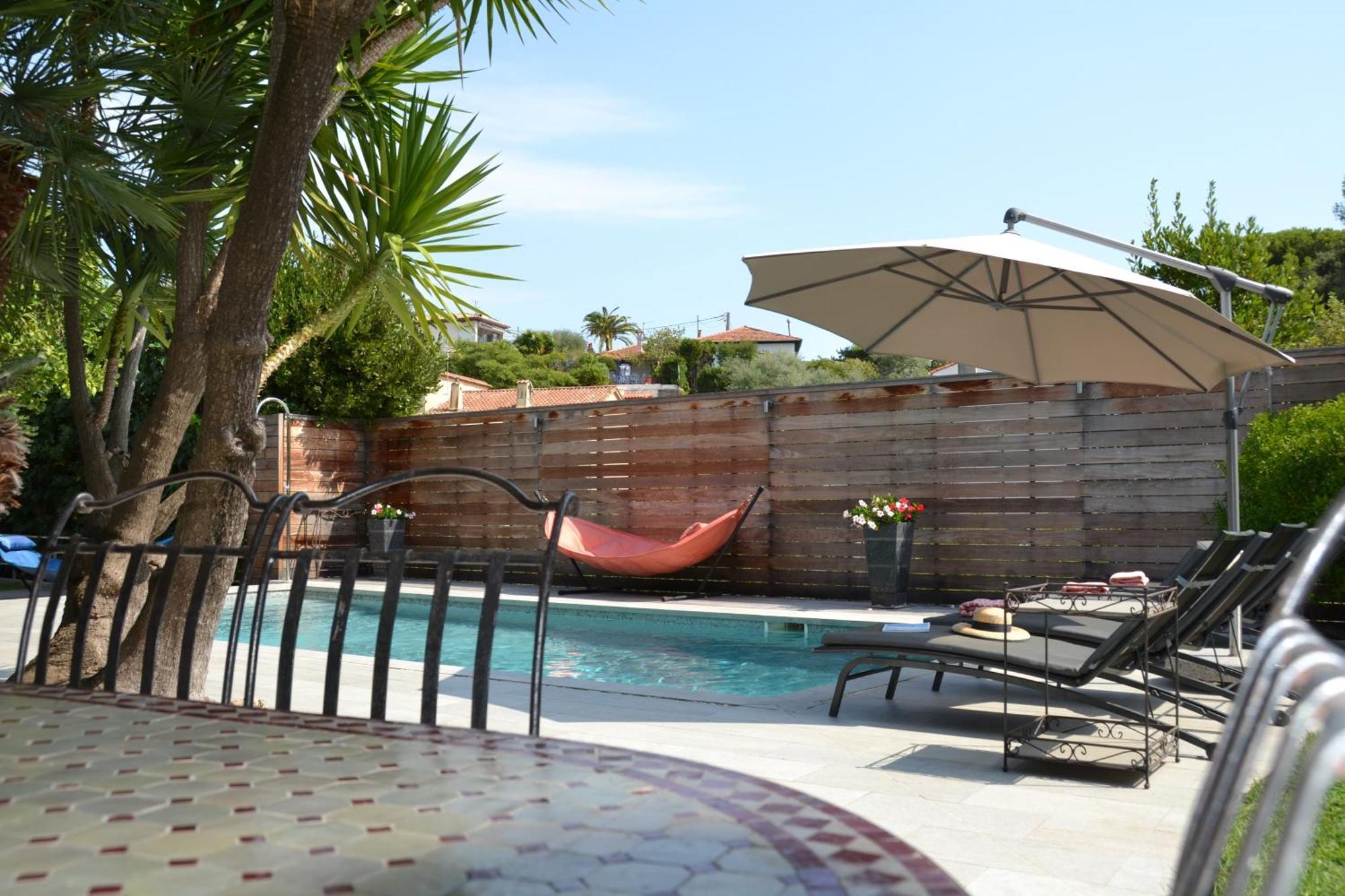 Pousada Villa: 15 Mins Walk To & Centre