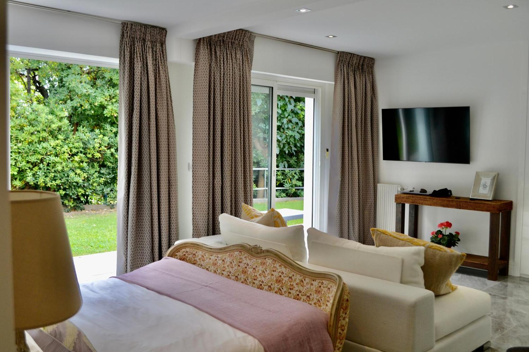 Pousada Villa: 15 Mins Walk To & Centre Cannes