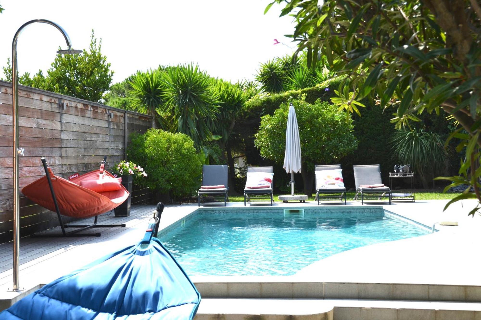 Villa: 15 Mins Walk To & Centre *