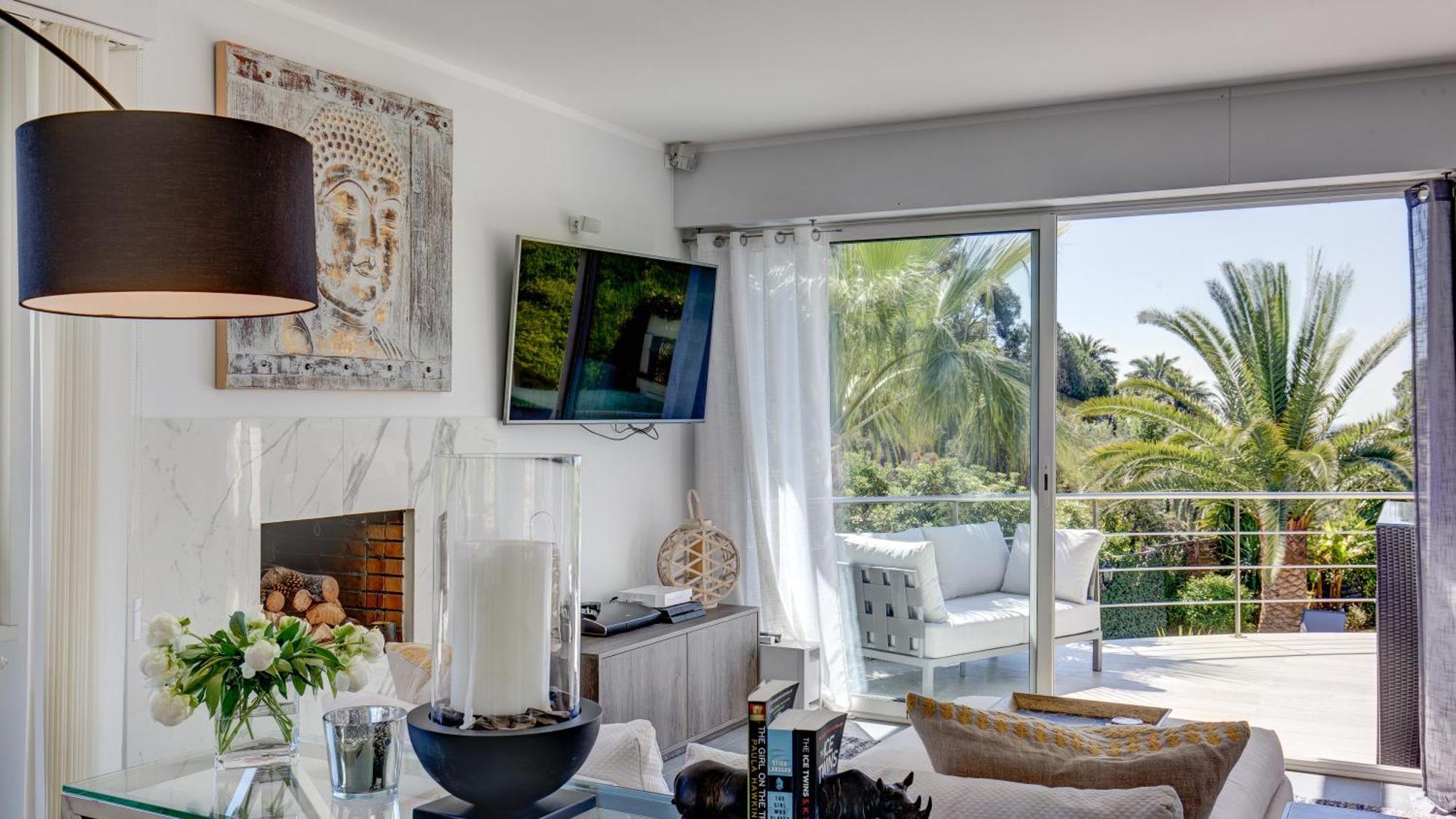 Pousada Villa: 15 Mins Walk To & Centre Cannes