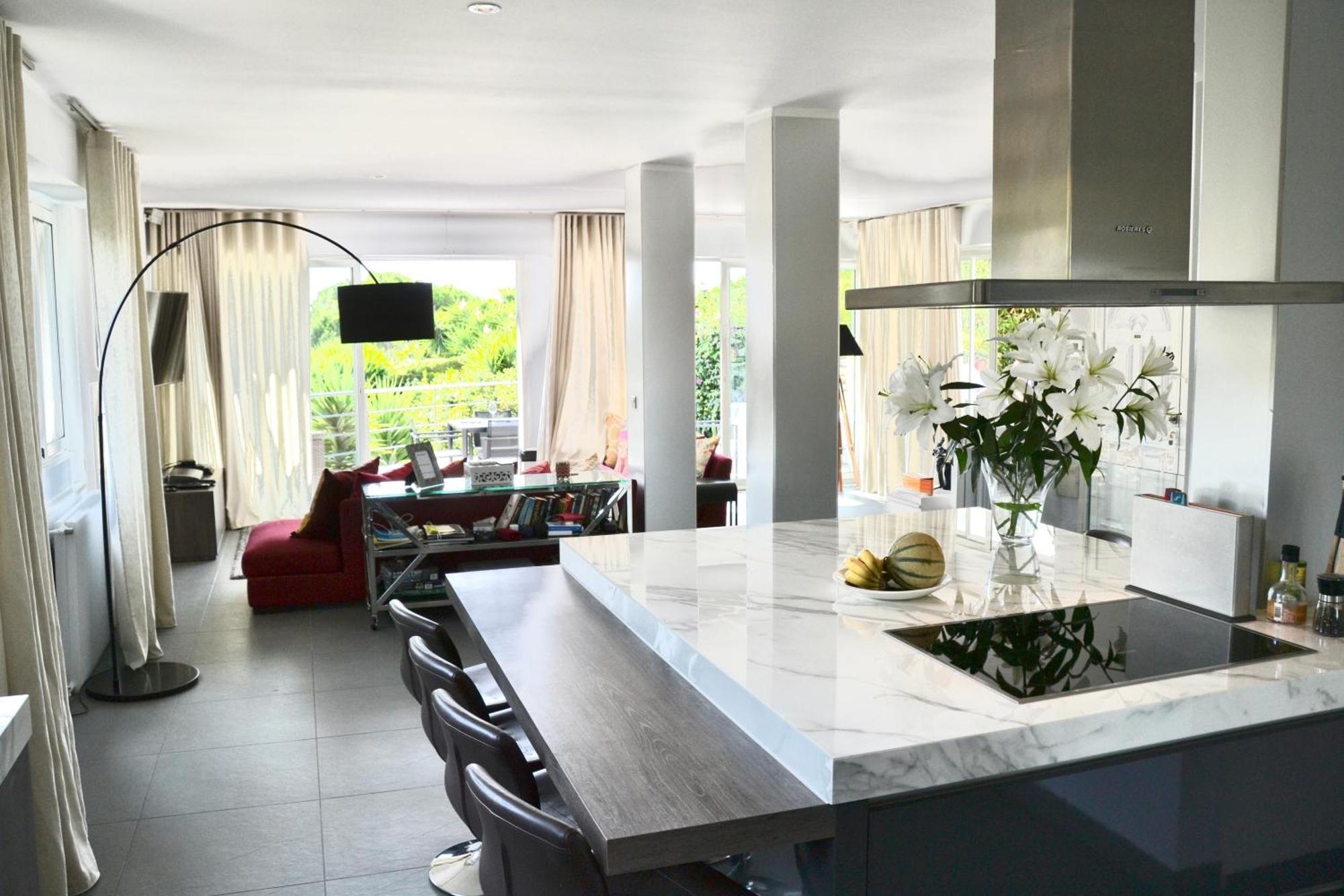 Pousada Villa: 15 Mins Walk To & Centre