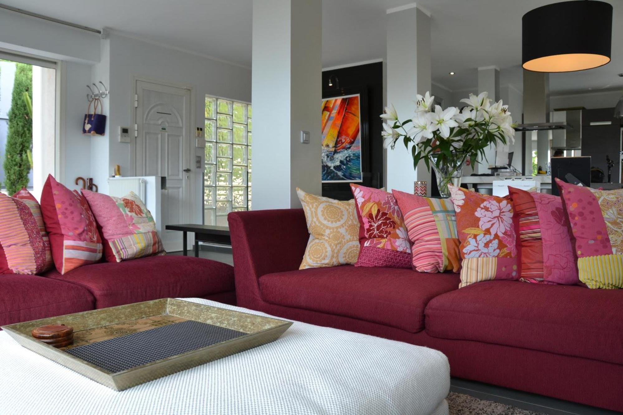 Villa: 15 Mins Walk To & Centre