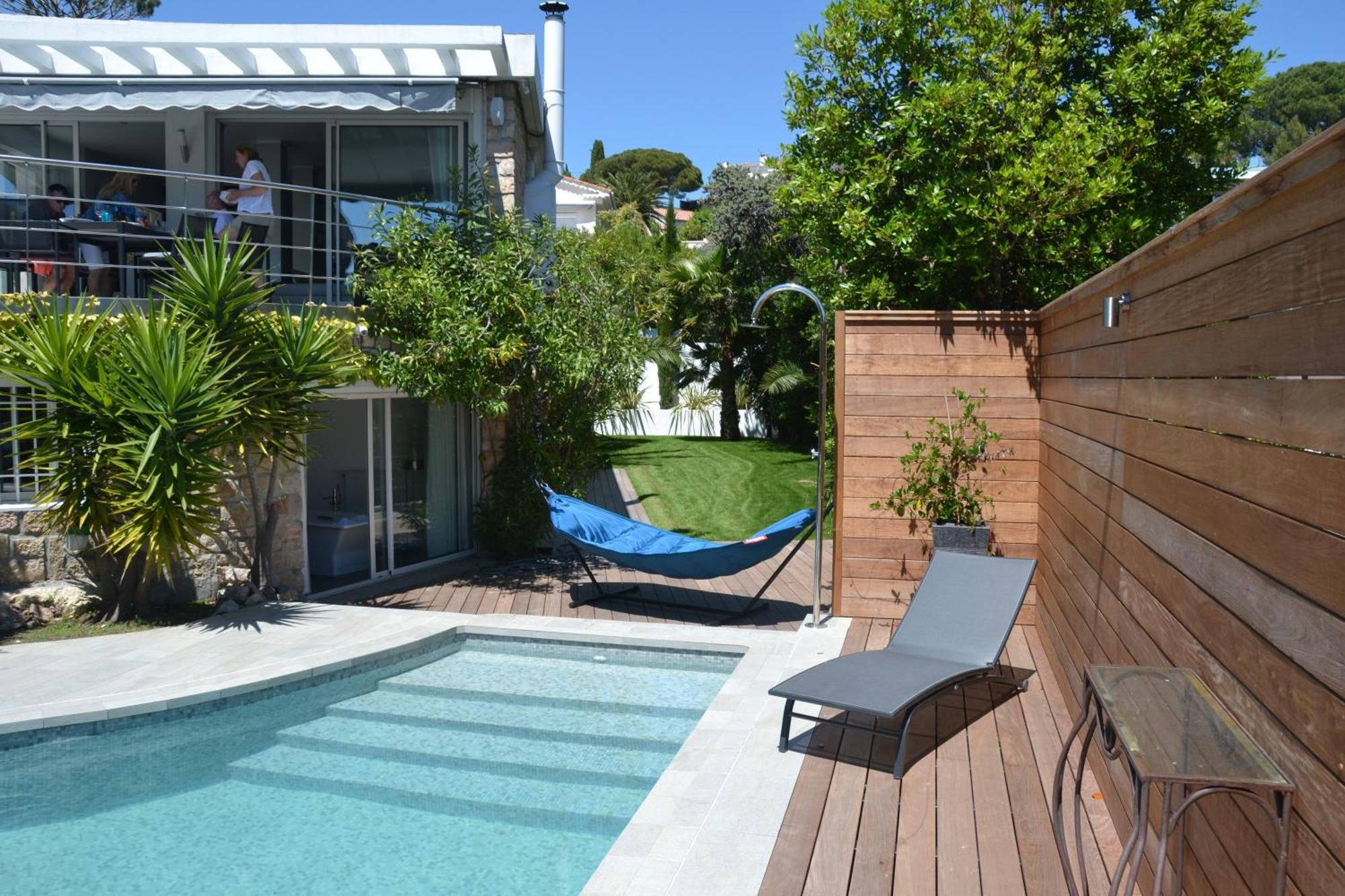 Villa: 15 Mins Walk To & Centre