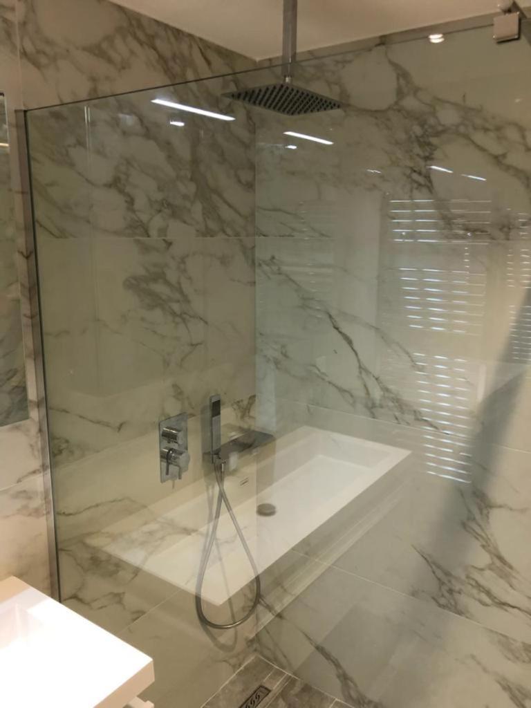 Villa: 15 Mins Walk To & Centre Pousada Cannes